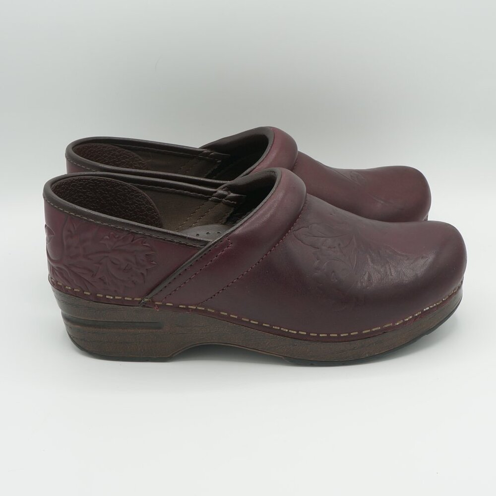 Dansko Professional Burgundy Floral Embossed Leather Clogs - EU 38 / US Women's - Picture 4 of 10